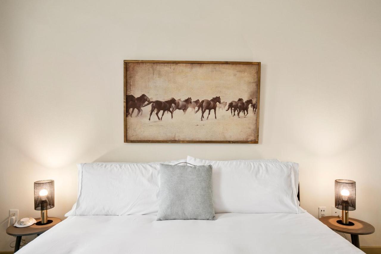 Kasa Field-medical District Aparthotel 4*