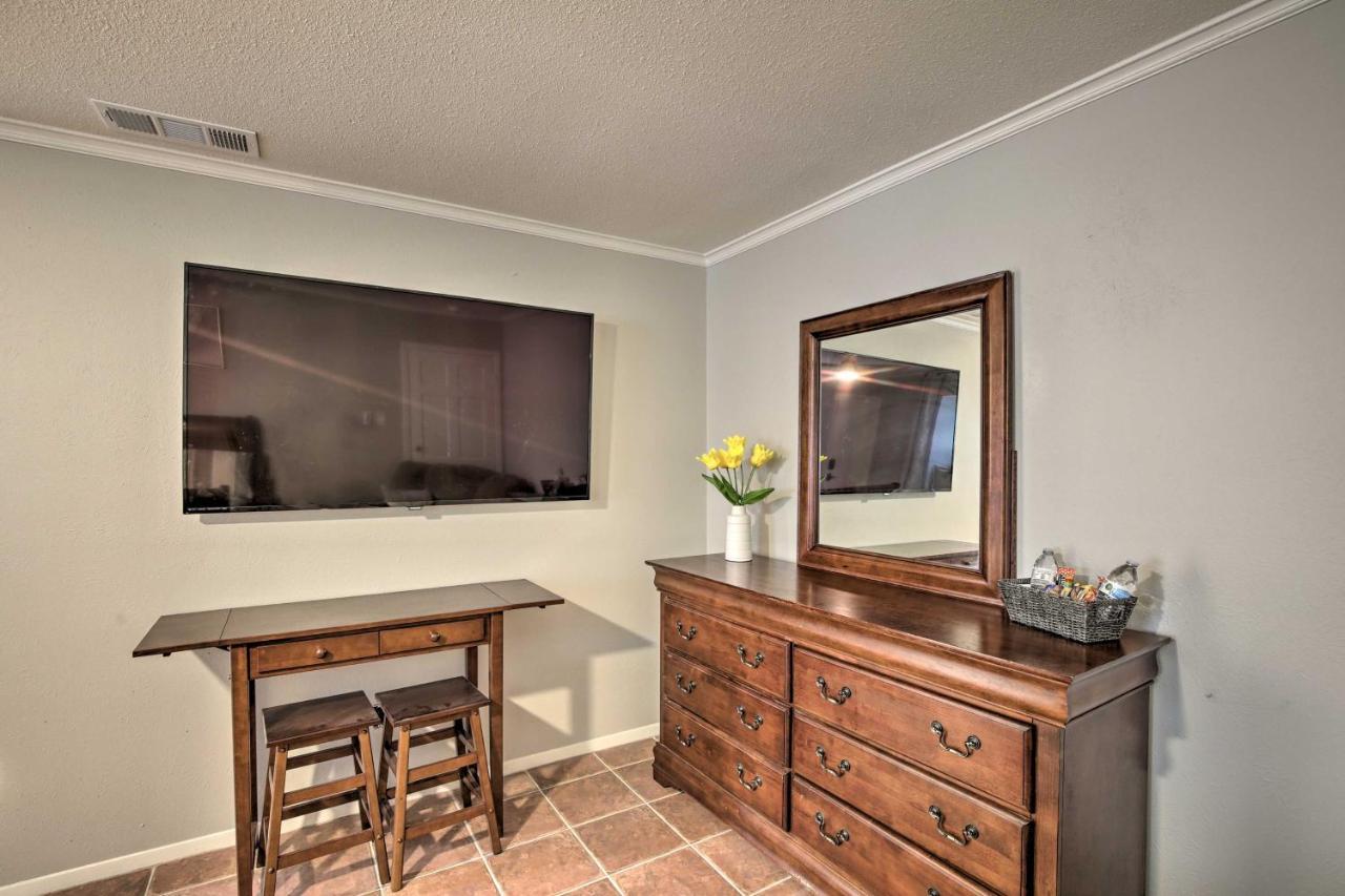 Apartment Quiet About 10 Mi To Downtown! *