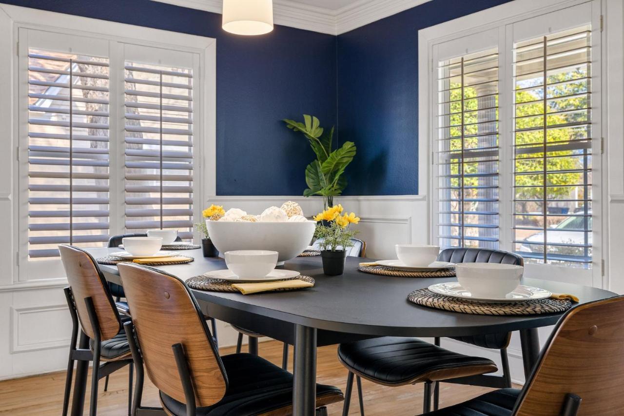 Cozy Group Friendly Oasis-perfect For Celebrations Holiday home *