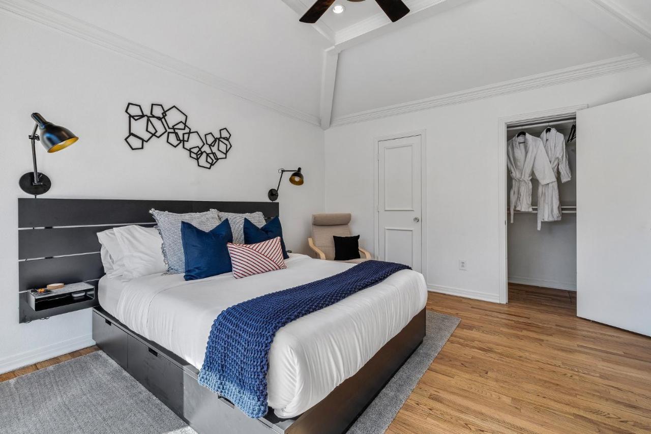 Cozy Group Friendly Oasis-perfect For Celebrations Holiday home Dallas