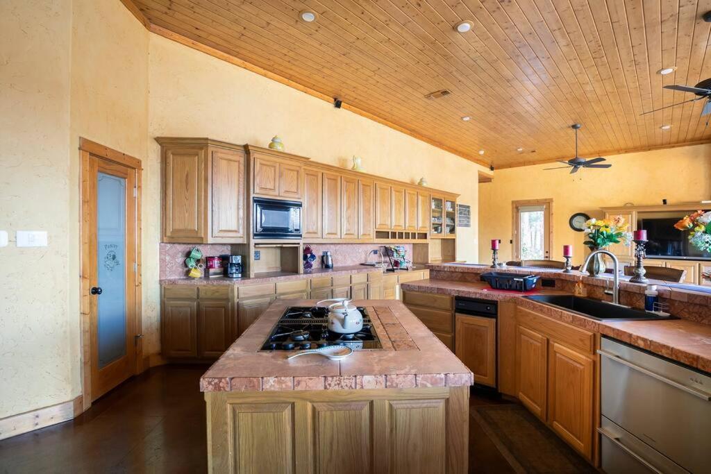 Texas Ranch House With 5 Bedroom And Fish Pond Holiday home Dallas