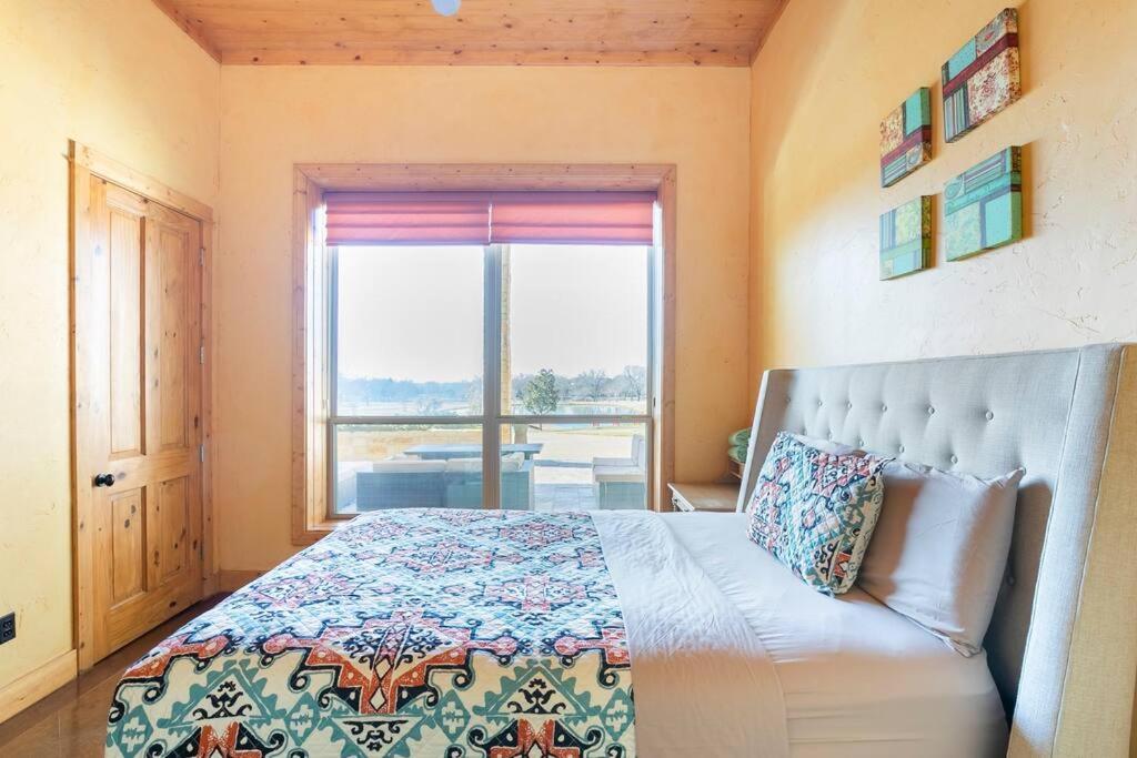 Holiday home Texas Ranch House With 5 Bedroom And Fish Pond