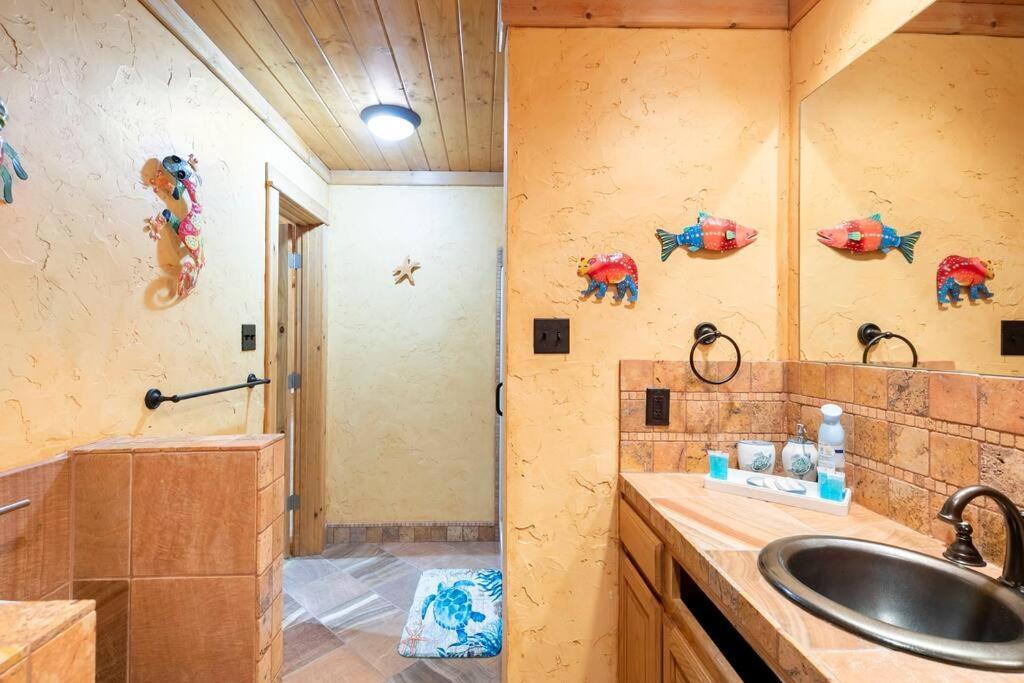 Holiday home Texas Ranch House With 5 Bedroom And Fish Pond *