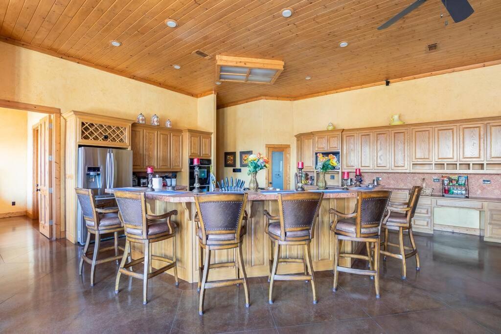 Holiday home Texas Ranch House With 5 Bedroom And Fish Pond