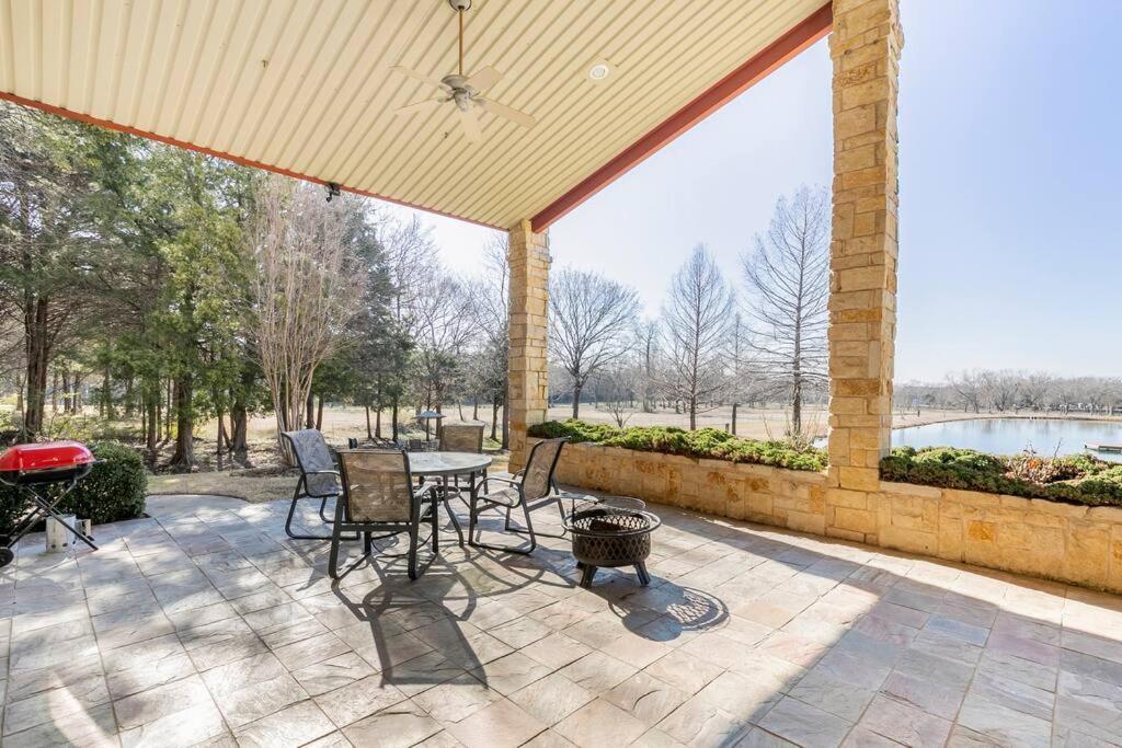 Holiday home Texas Ranch House With 5 Bedroom And Fish Pond *