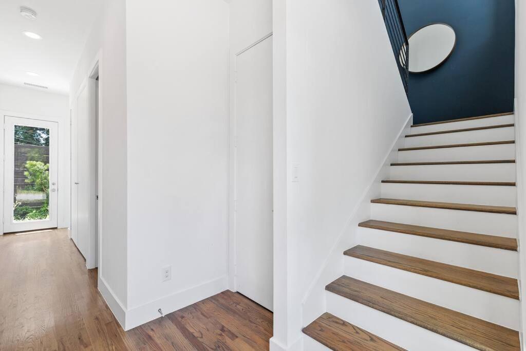 Beautiful Perfectly Located Luxury 2 Bed Townhome