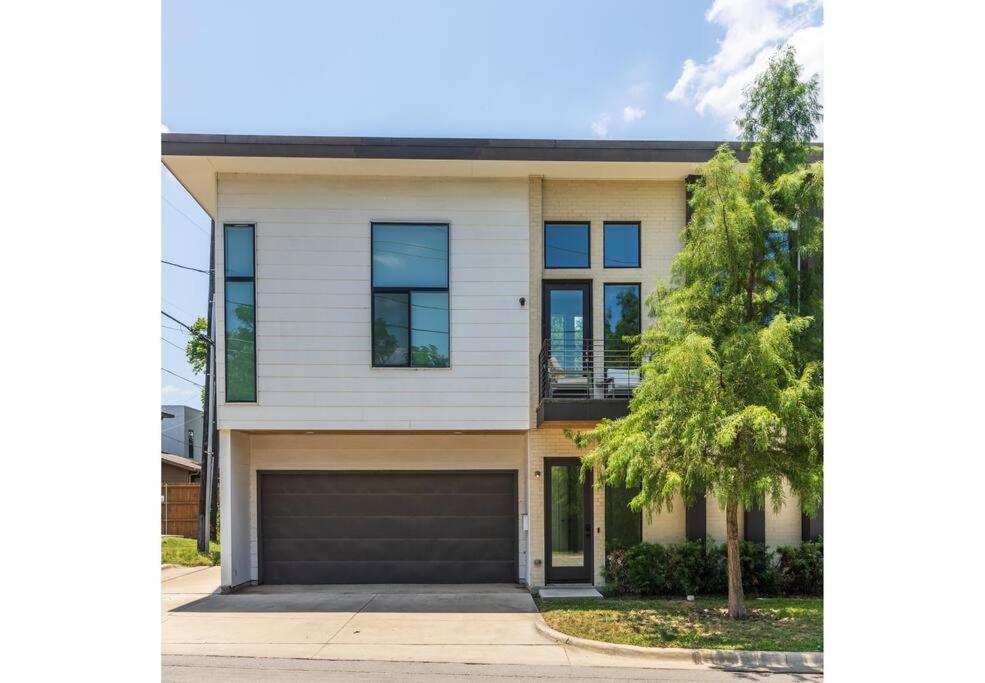 Holiday home Beautiful Perfectly Located Luxury 2 Bed Townhome Dallas