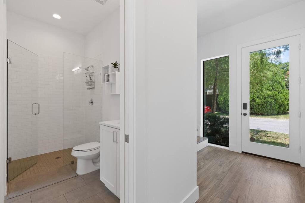 Beautiful Perfectly Located Luxury 2 Bed Townhome