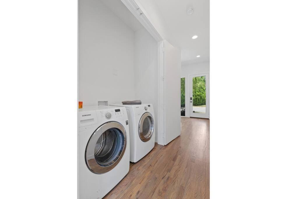 Beautiful Perfectly Located Luxury 2 Bed Townhome