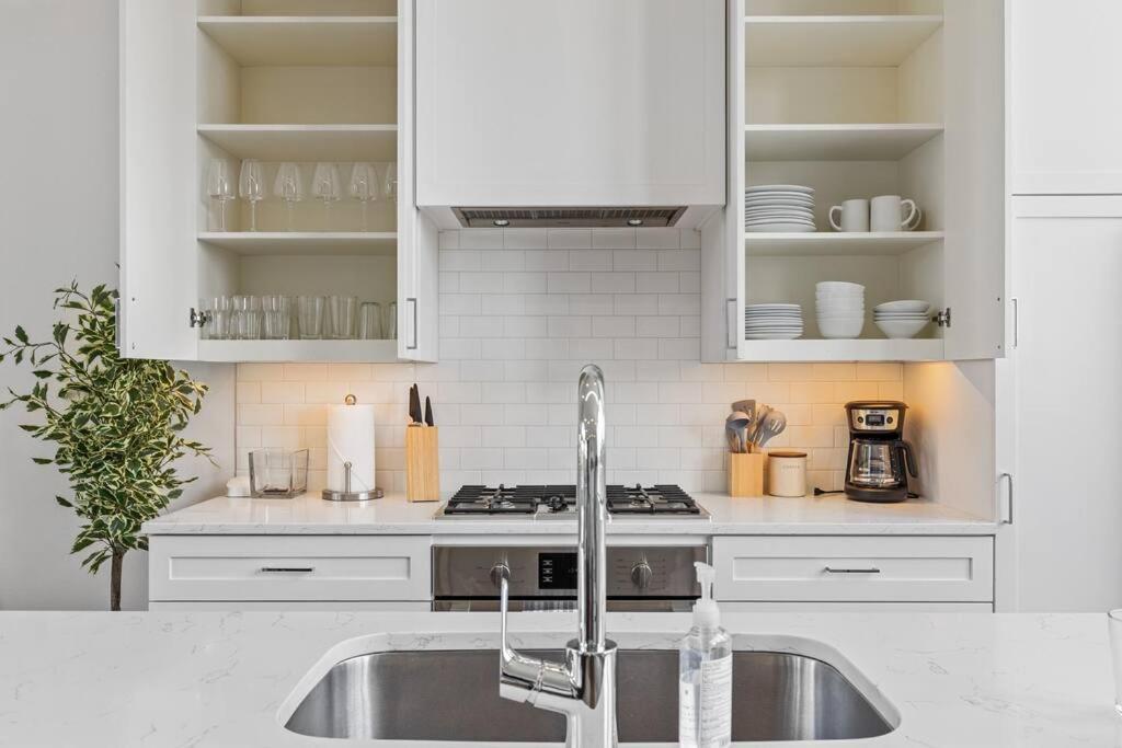 Beautiful Perfectly Located Luxury 2 Bed Townhome Holiday home