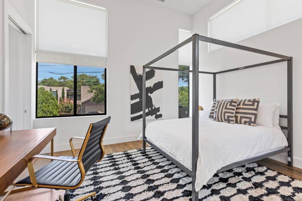 Beautiful Perfectly Located Luxury 2 Bed Townhome Holiday home *