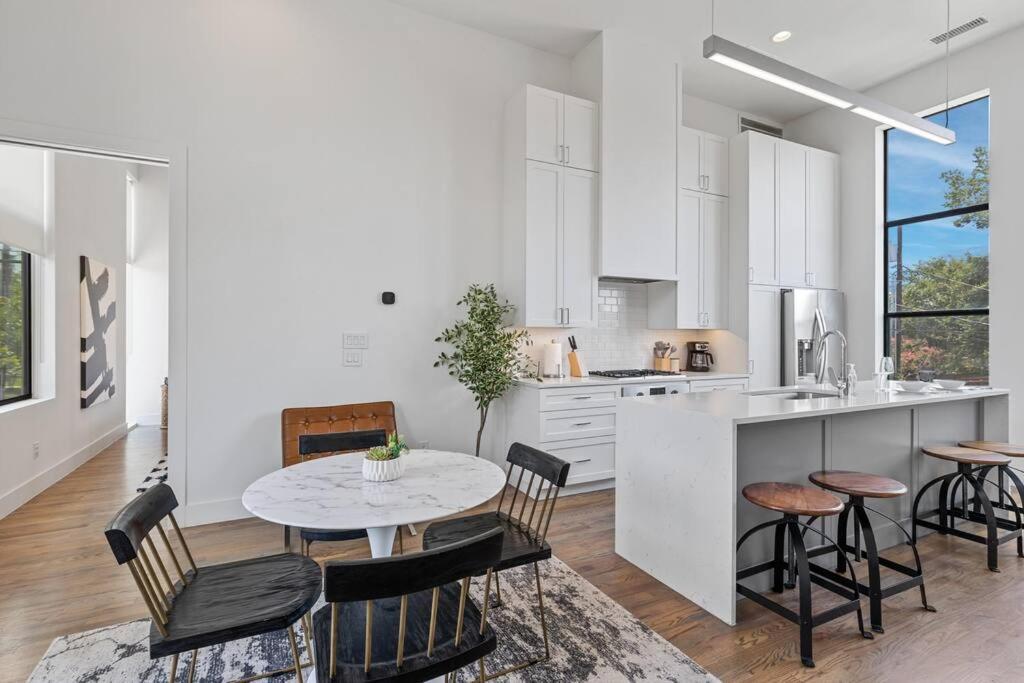 Beautiful Perfectly Located Luxury 2 Bed Townhome Dallas
