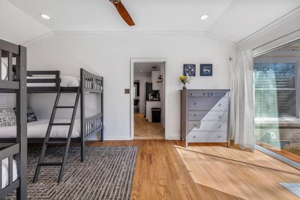 Holiday home Cozy Group Friendly Oasis-perfect For Celebrations Dallas