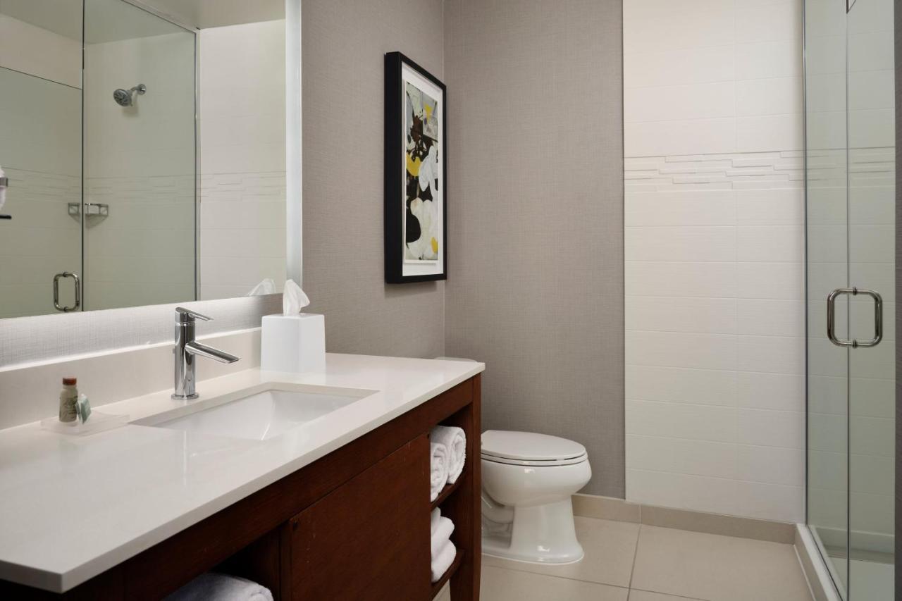 Hotel By Marriott Downtown 3*