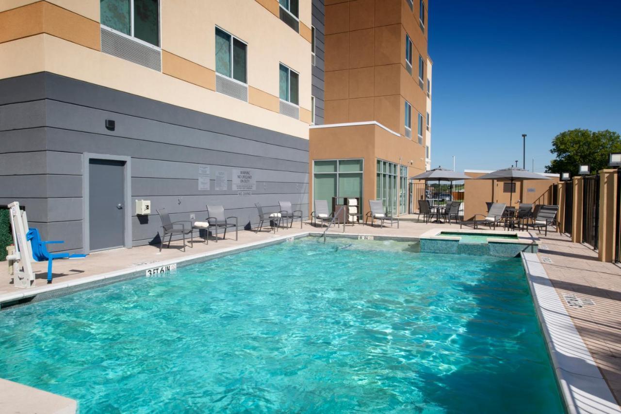 Fairfield By Marriott & East Dallas