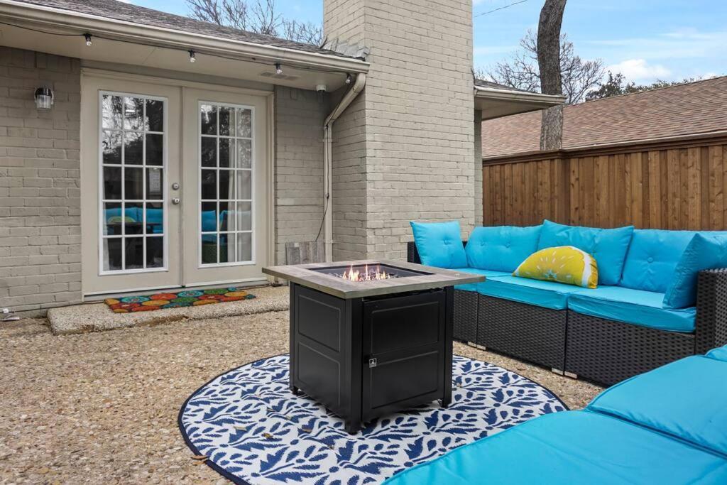 Holiday home Awhile! Pool Table+ Fire-pit+ 4 Bedroom+ 2 Baths+ Game-room!