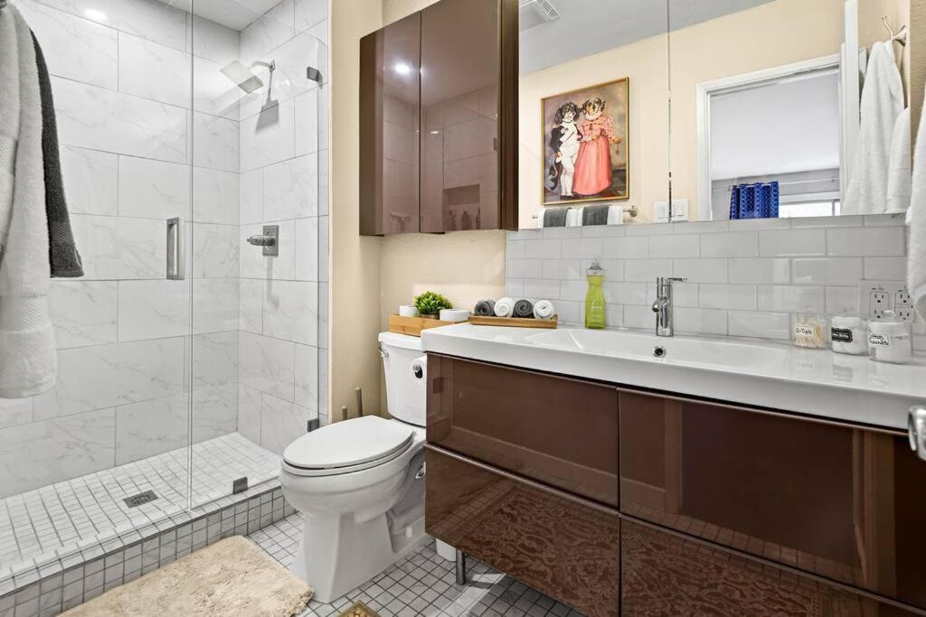 Awhile! Pool Table+ Fire-pit+ 4 Bedroom+ 2 Baths+ Game-room! Holiday home Dallas