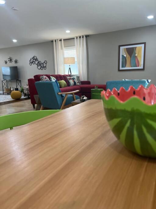 Awhile! Pool Table+ Fire-pit+ 4 Bedroom+ 2 Baths+ Game-room! Holiday home Dallas