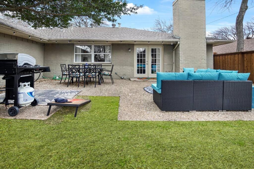 Awhile! Pool Table+ Fire-pit+ 4 Bedroom+ 2 Baths+ Game-room! *