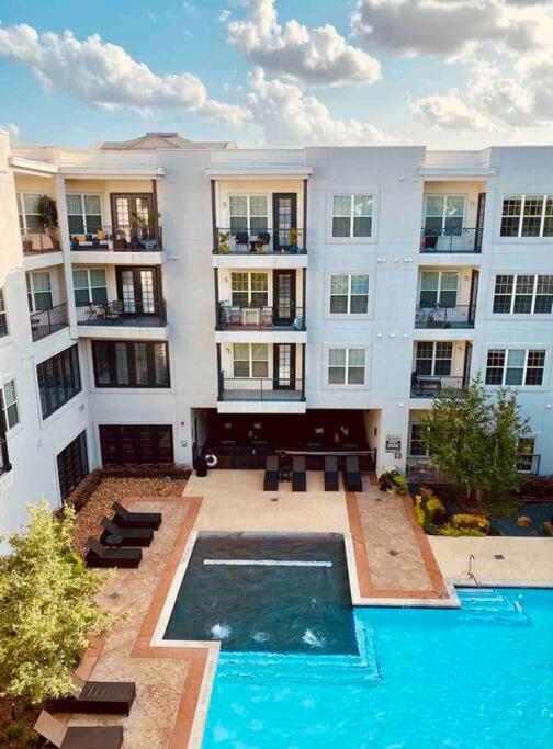 Luxury Urban Living Town