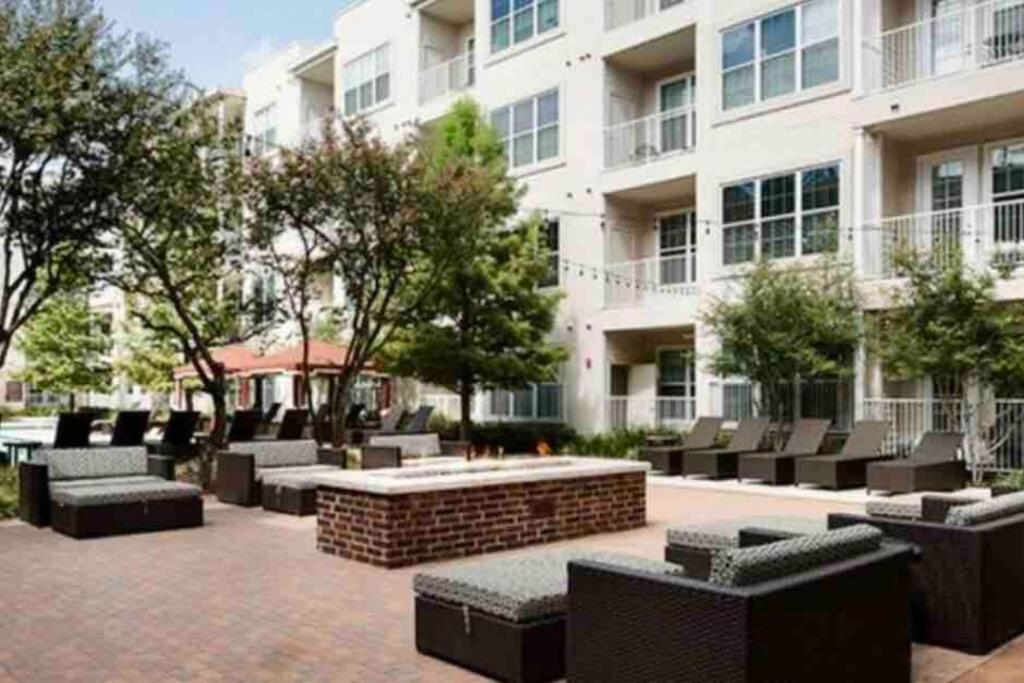 Luxury Urban Living Town Apartment Dallas