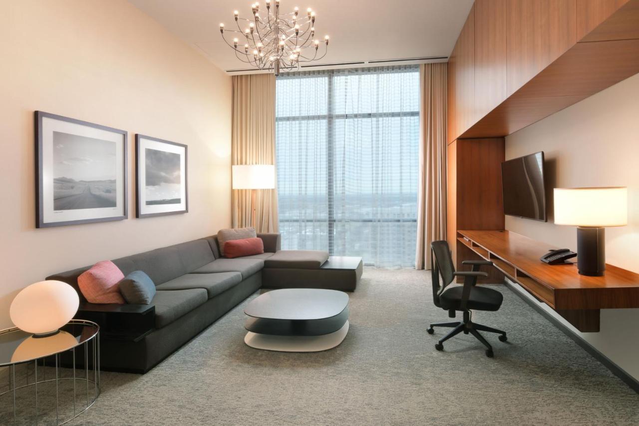 The Westin Galleria 4*