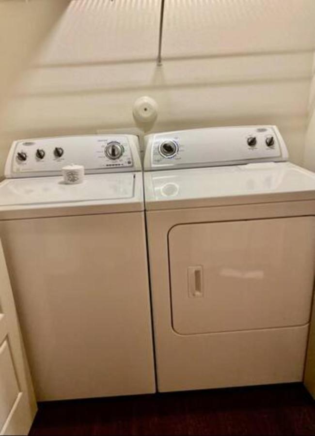 Apartment 10 Mins From Downtown *