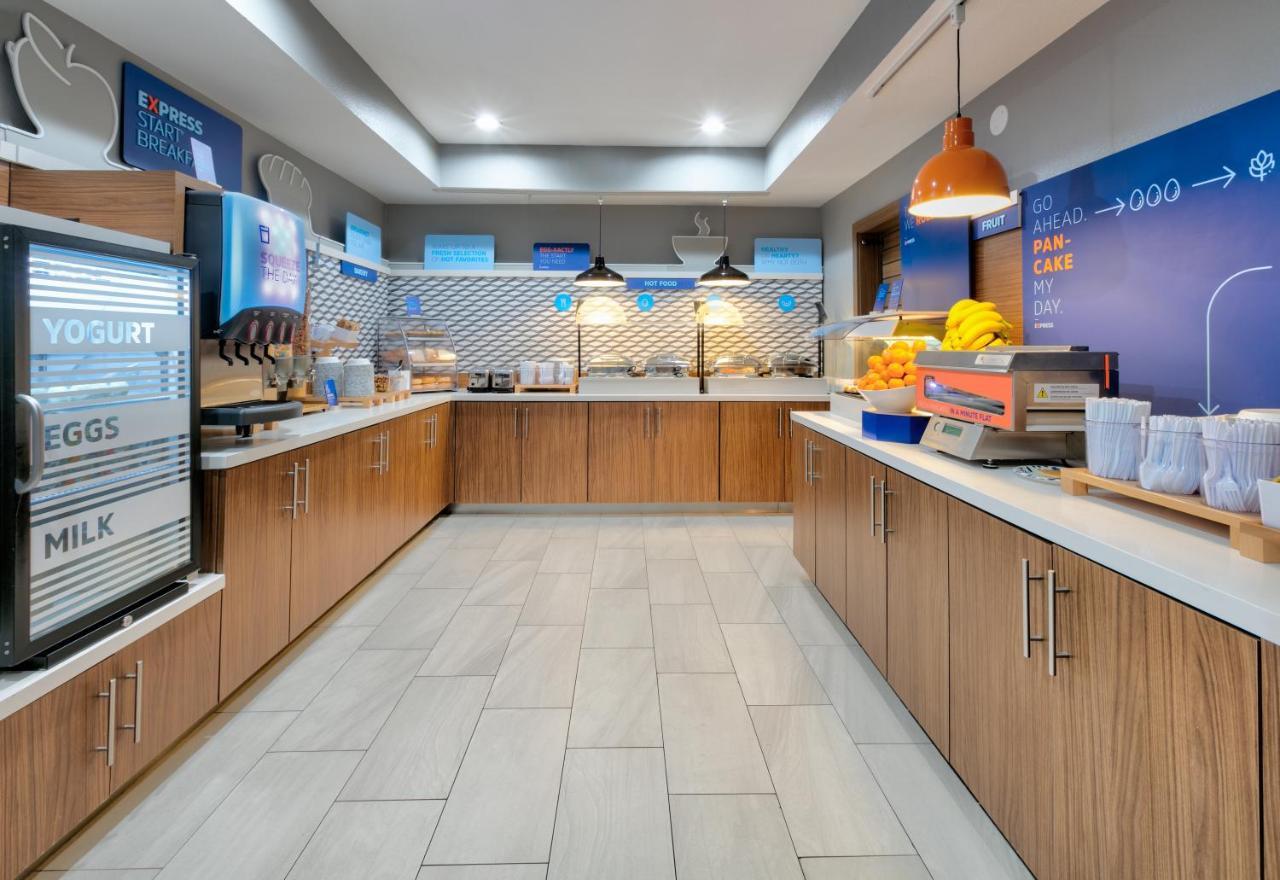 Hotel Express & - Park Northeast By Ihg 3*