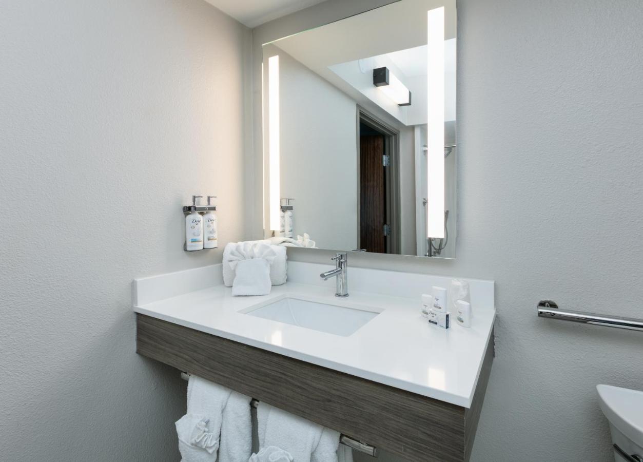 Express & - Park Northeast By Ihg