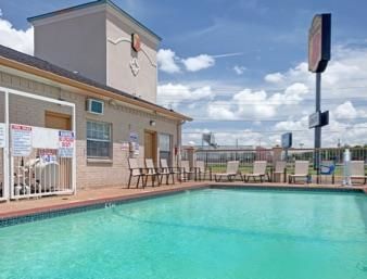 Hotel Super 8 East Near Fair Park Downtown