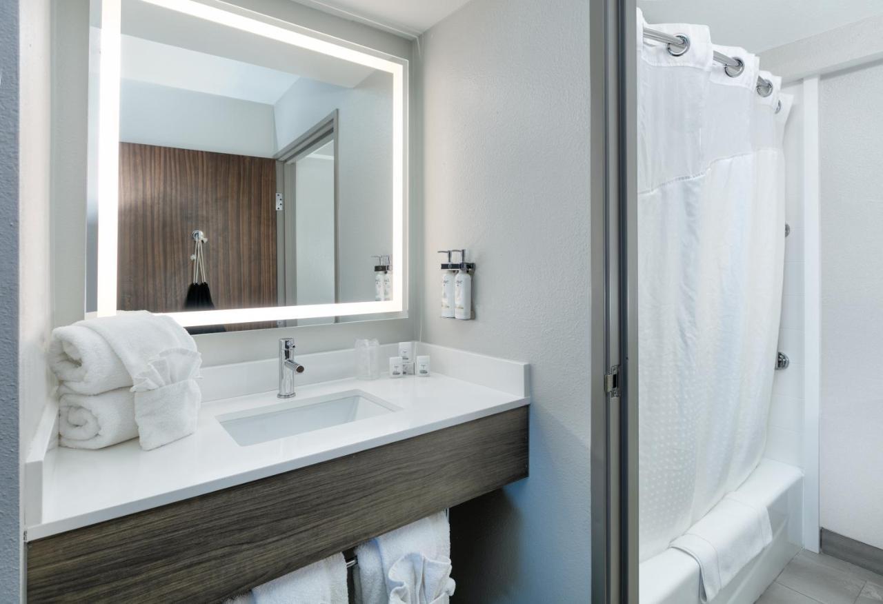 Express & - Park Northeast By Ihg