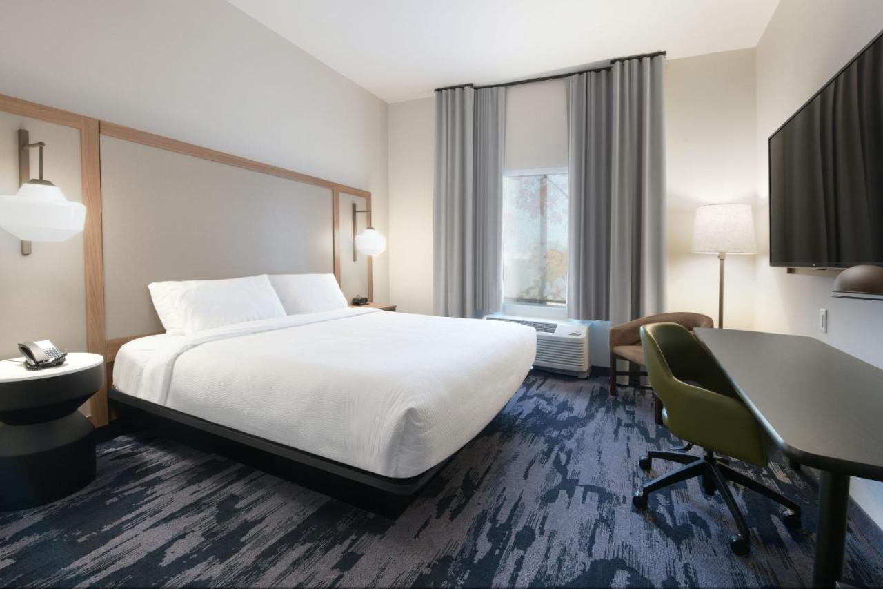 Hotel Fairfield By Marriott & East