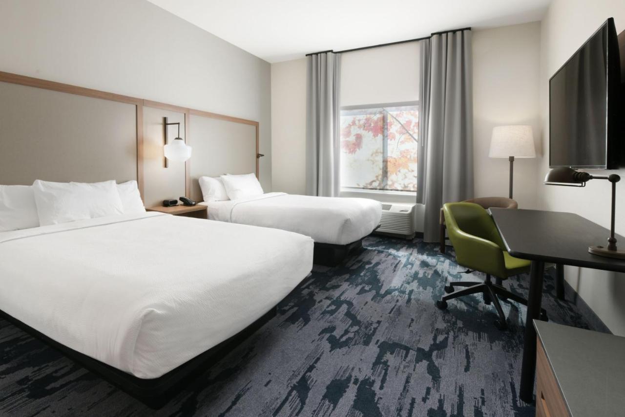 Fairfield By Marriott & East 3*
