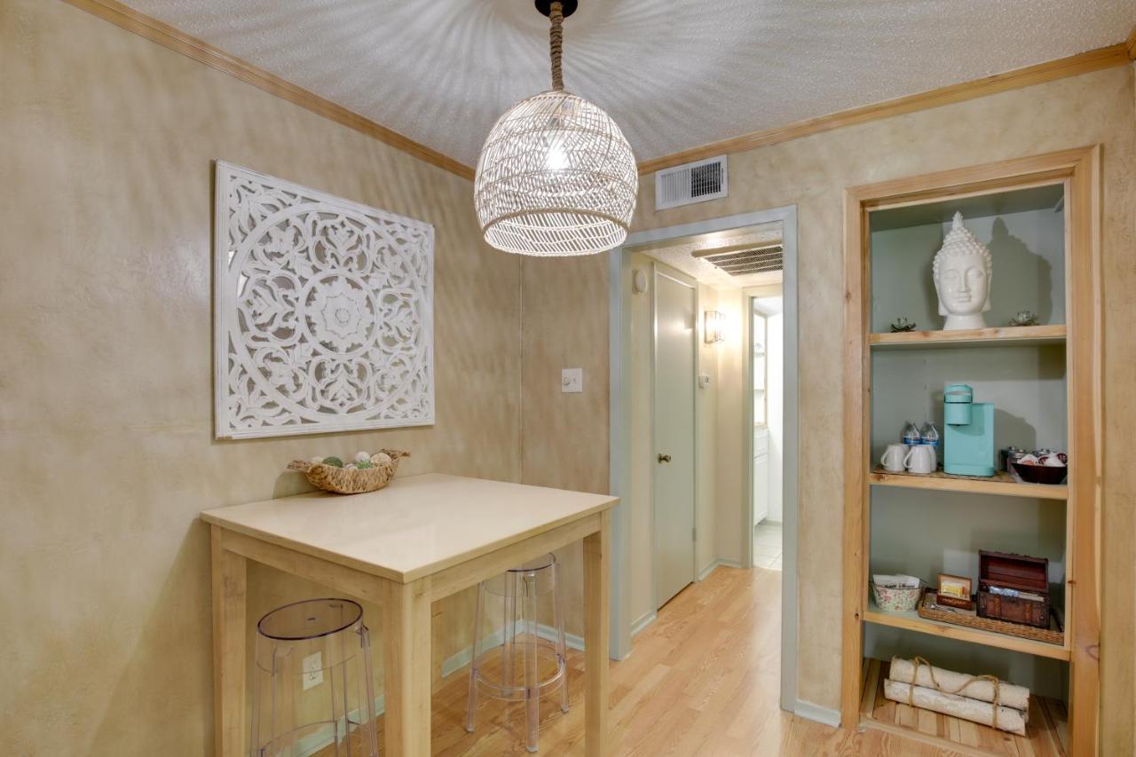 With Pool Access - Walk To Knox Street! Apartment