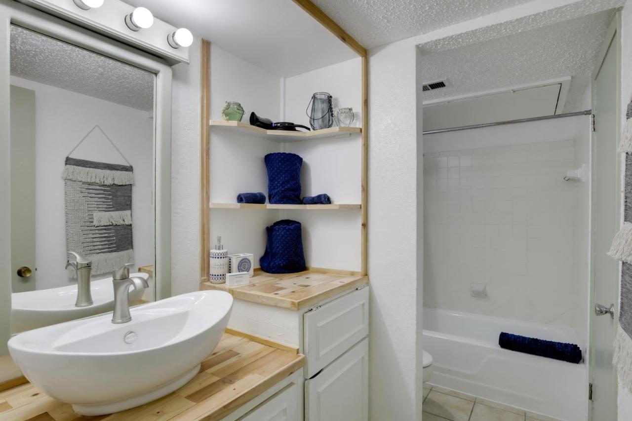 Apartment With Pool Access - Walk To Knox Street! *
