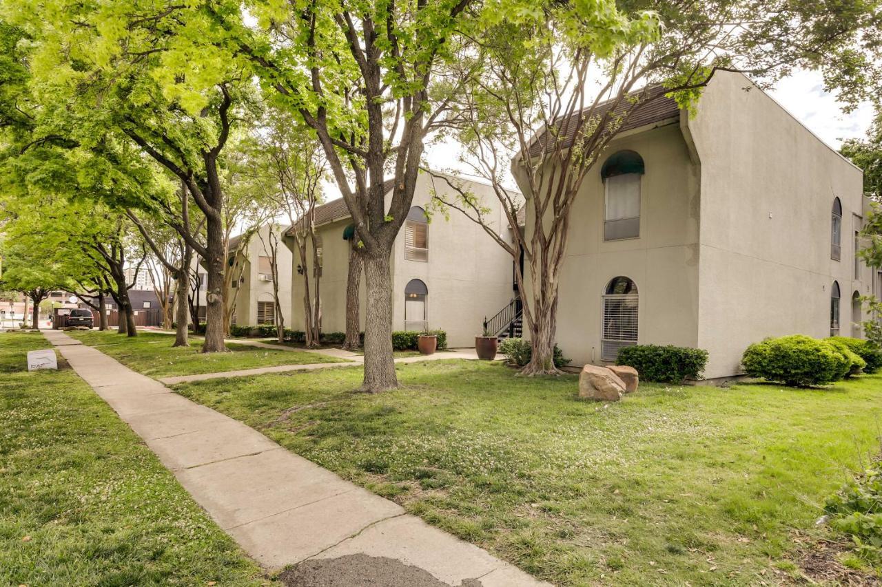 With Pool Access - Walk To Knox Street! Apartment