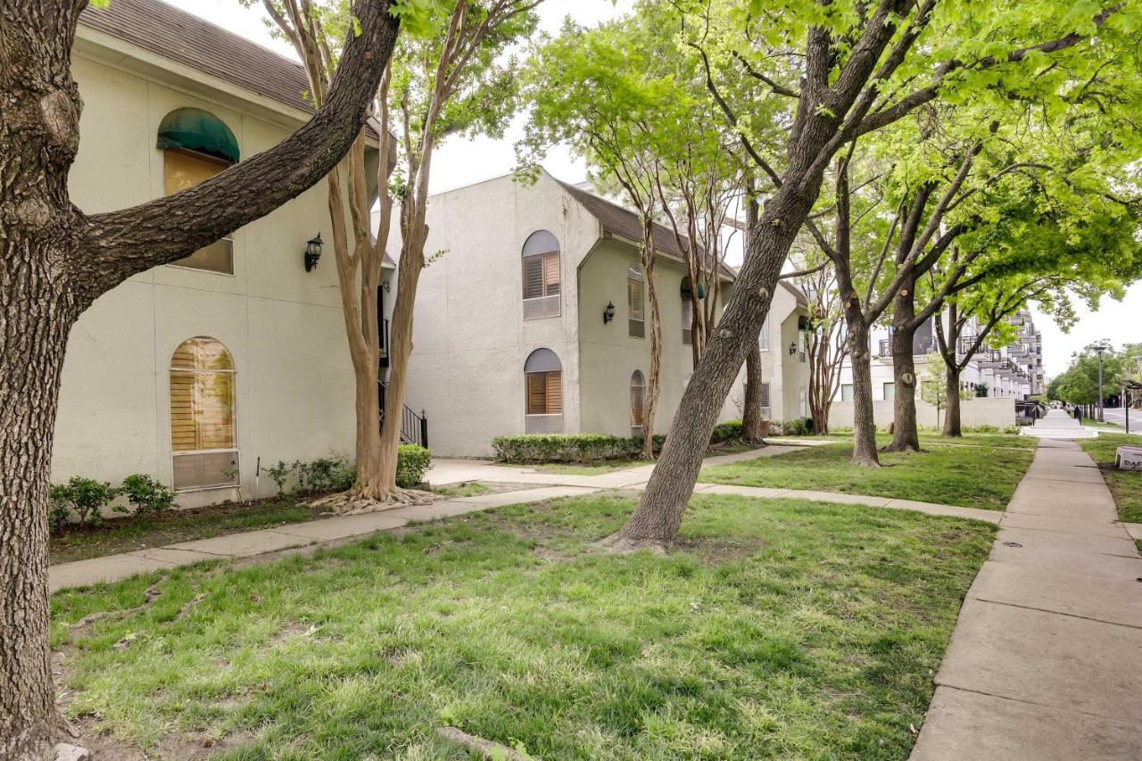With Pool Access - Walk To Knox Street! *