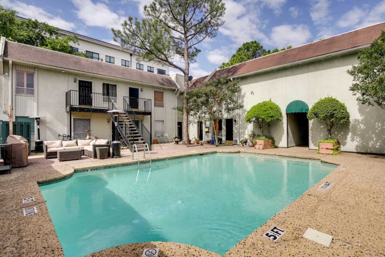 Apartment With Pool Access - Walk To Knox Street! *