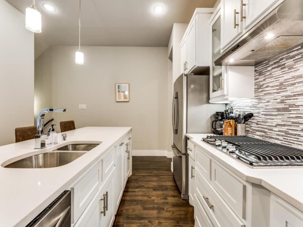 Cozysuites Uptown 3br King Beds Skyline View Apartamento