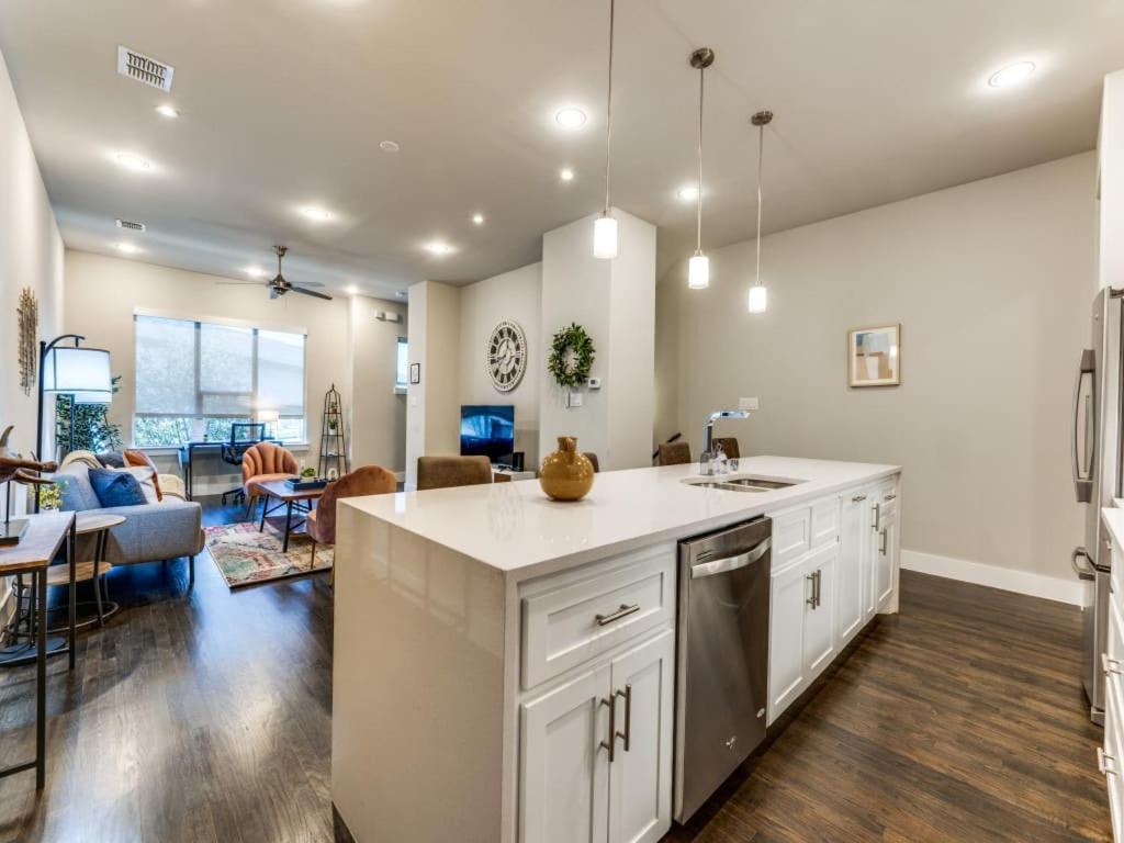 Apartamento Cozysuites Uptown 3br King Beds Skyline View Dallas