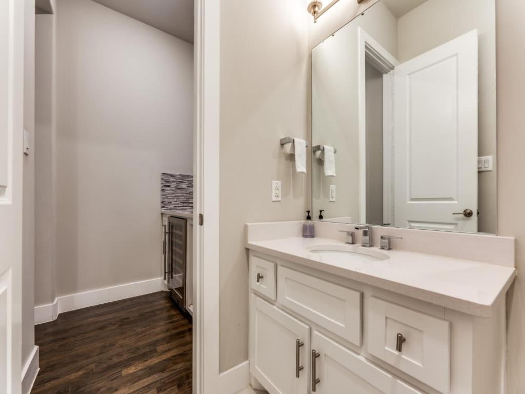Apartamento Cozysuites Uptown 3br King Beds Skyline View