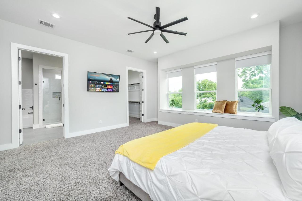 Spectacular 4brs In Downtown