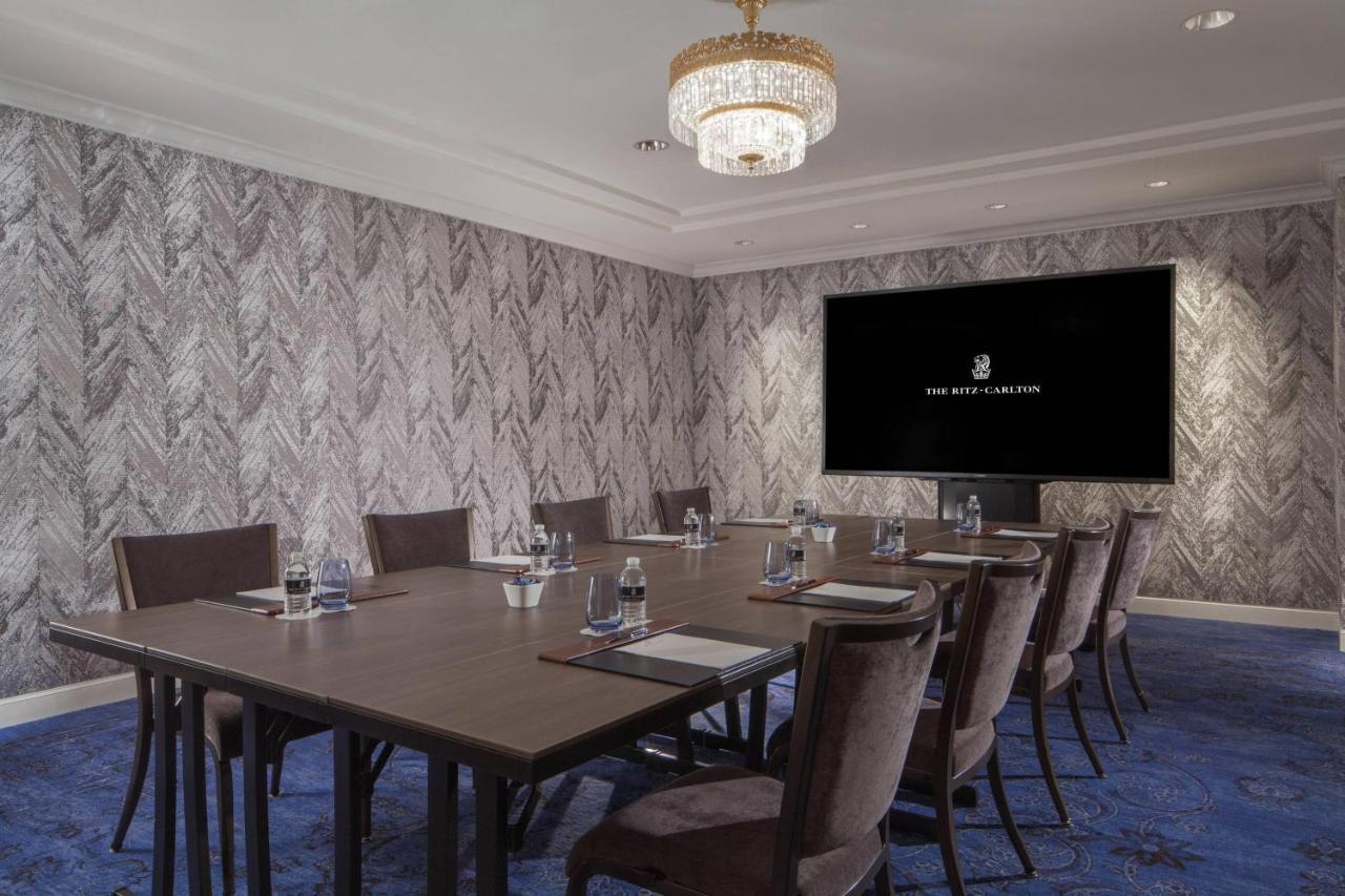 The Ritz-carlton, 4*