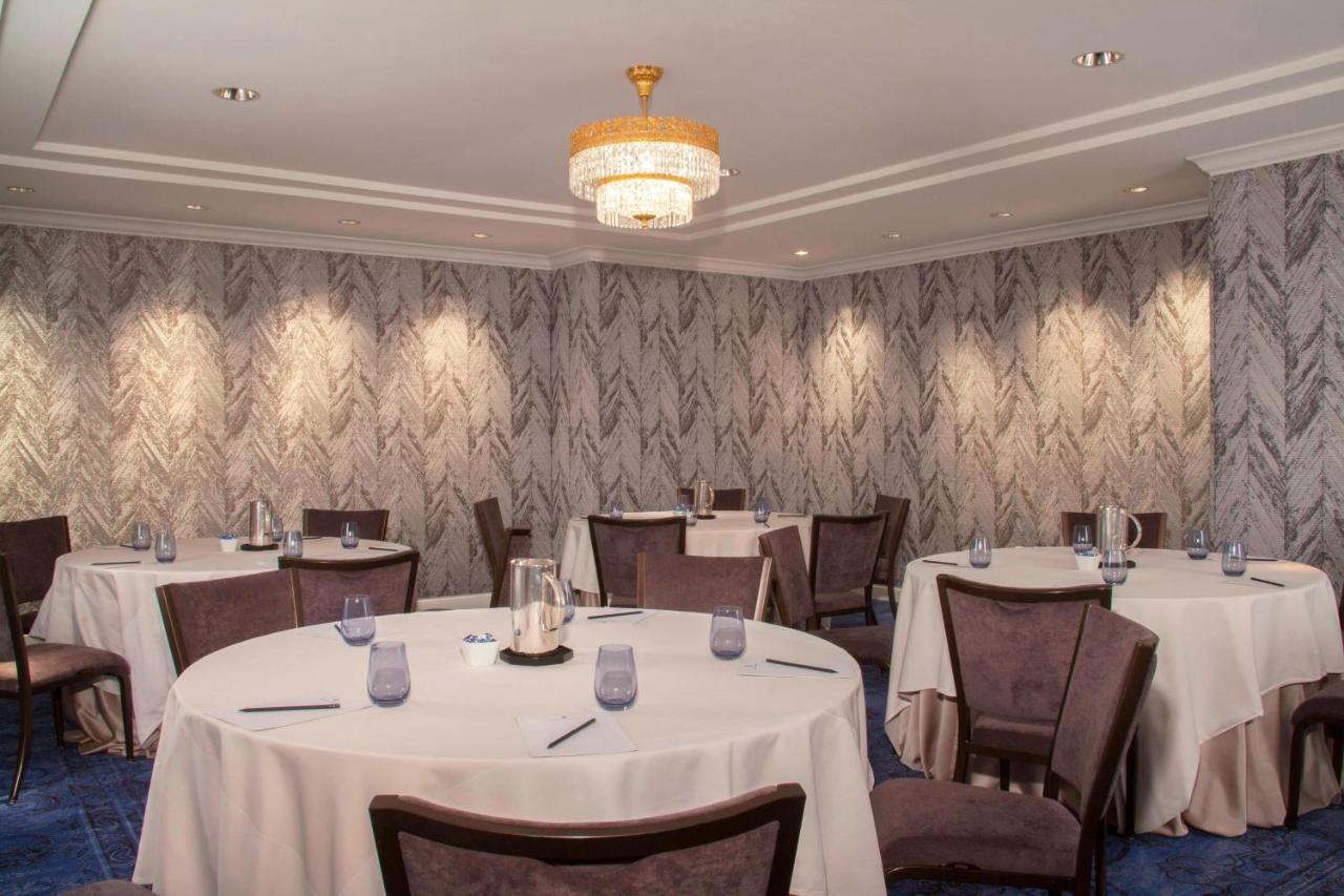 The Ritz-carlton,