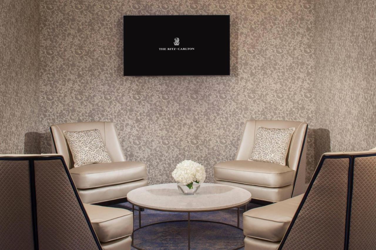 The Ritz-carlton, Hotel