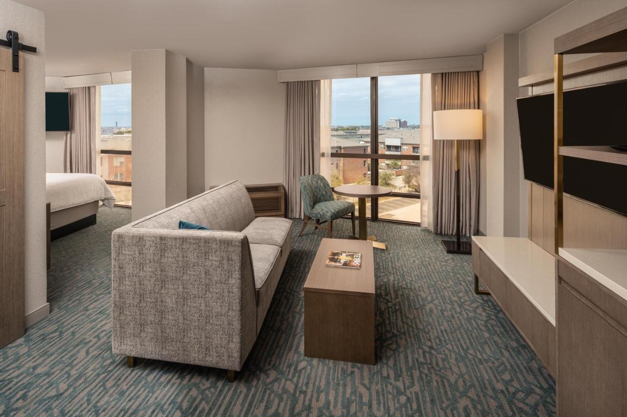 Sheraton By The Galleria 4*