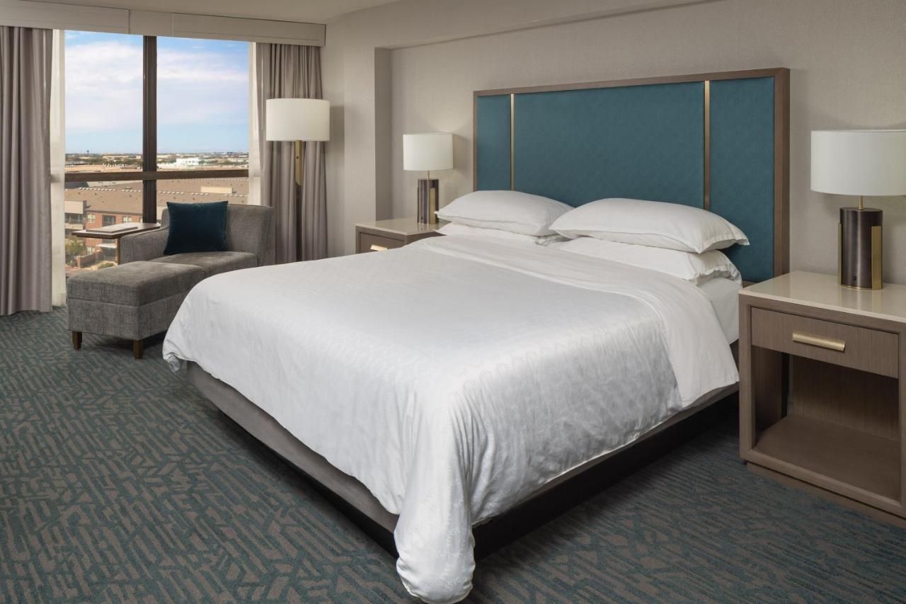 Sheraton By The Galleria 4*