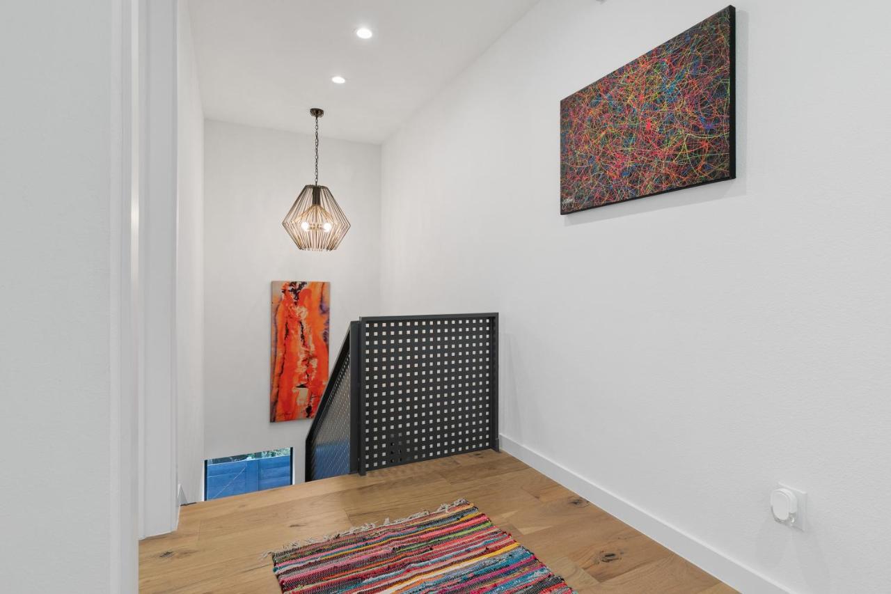 Villa Eastvillage Signature By Dunyha Dallas