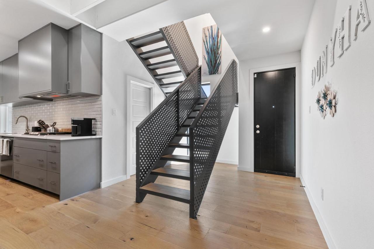 Eastvillage Signature By Dunyha Villa
