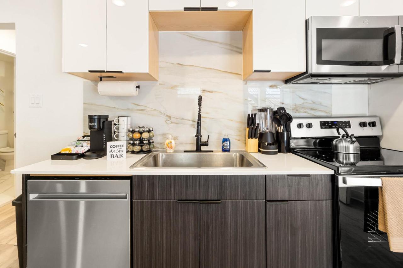 Apartment Luxury Queen Near Downtown Dtx/free Netflix &parking Dallas